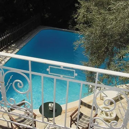 Pavezzo Country Retreat شقة فندقية 3*