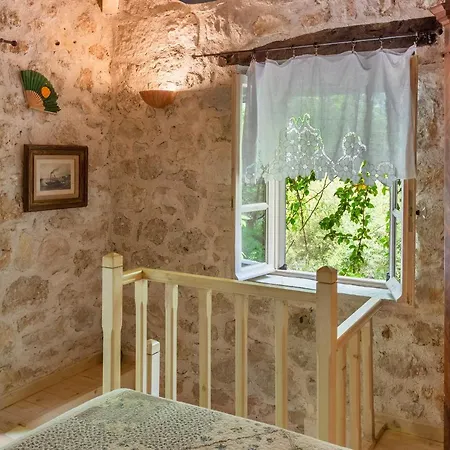 Pavezzo Country Retreat