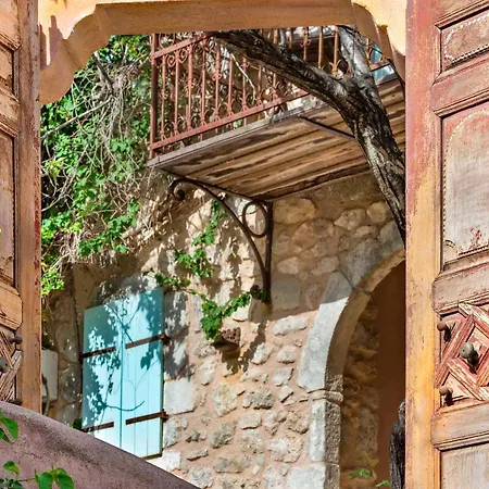 Pavezzo Country Retreat Ξενοδοχείο με διαμερίσματα 4*