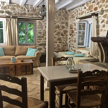 Ξενοδοχείο με διαμερίσματα Pavezzo Country Retreat Κατούνα