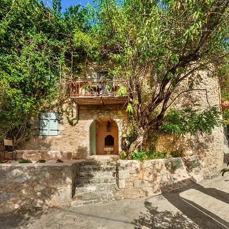 アパートホテル Pavezzo Country Retreat Katouna