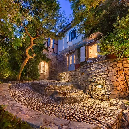 Pavezzo Country Retreat 4*