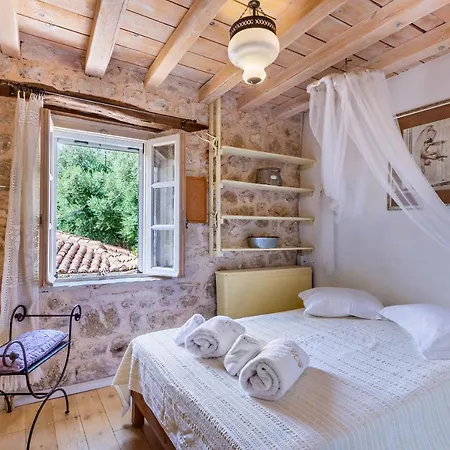 Pavezzo Country Retreat Aparthotel 3*