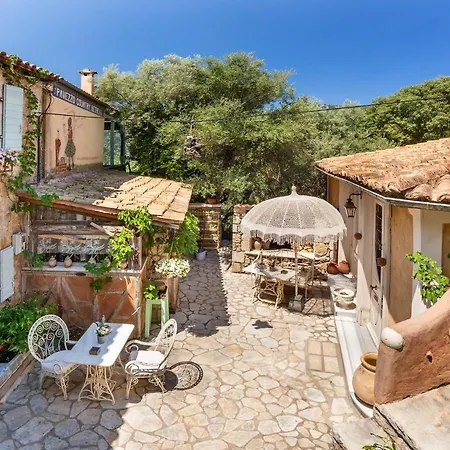 Aparthotel Pavezzo Country Retreat