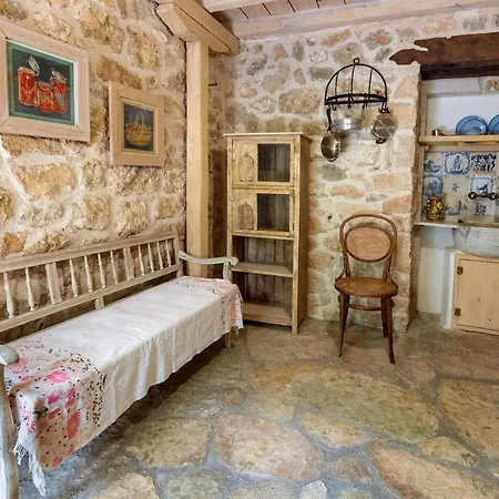 Pavezzo Country Retreat Hotel apartamentowy Katouna