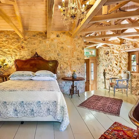 Pavezzo Country Retreat アパートホテル Katouna