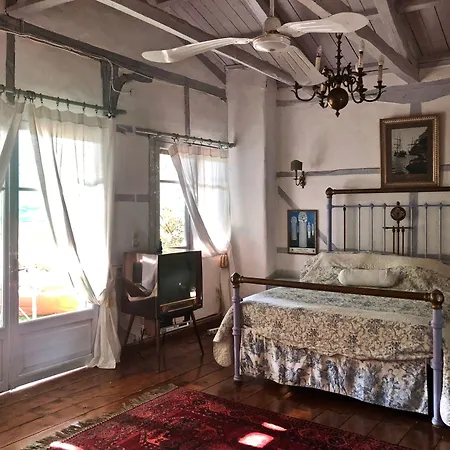 アパートホテル Pavezzo Country Retreat