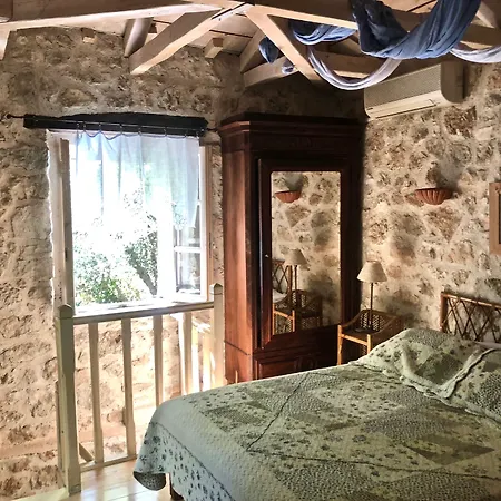 Pavezzo Country Retreat アパートホテル 4*