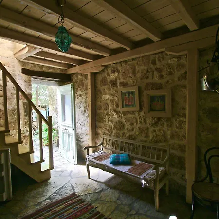 アパートホテル Pavezzo Country Retreat