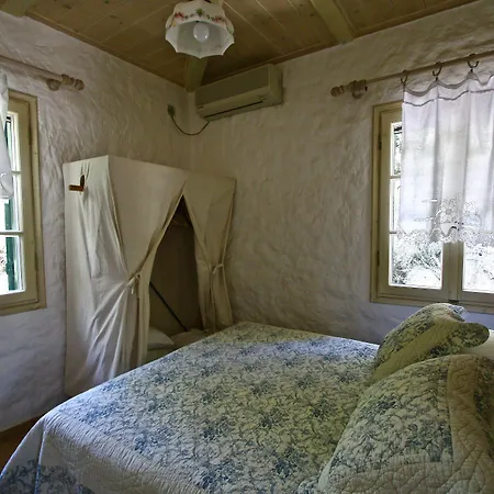 アパートホテル Pavezzo Country Retreat Katouna