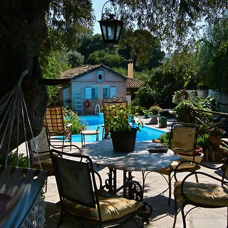 Hotel apartamentowy Pavezzo Country Retreat