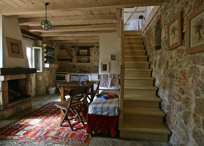 Pavezzo Country Retreat
